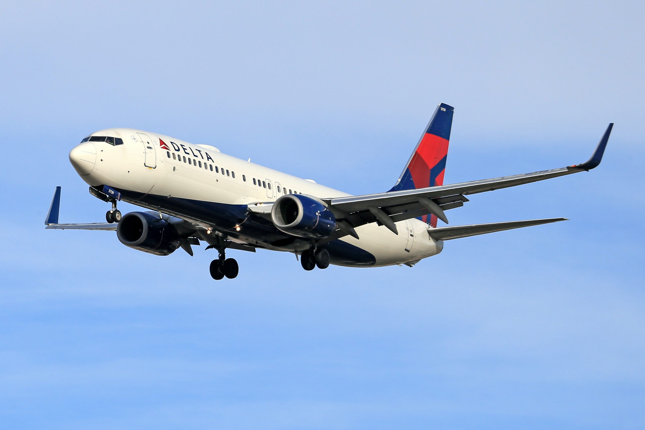 Delta Air Lines or Frontier Airlines | Which airline is better for your travel needs
